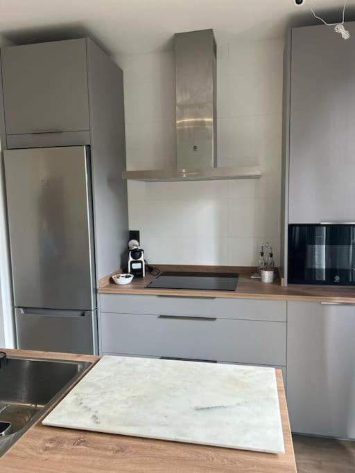 Piso Deluxe Con Balcon Cerca Del Casco Viejo Lejlighed Bilbao Eksteriør billede
