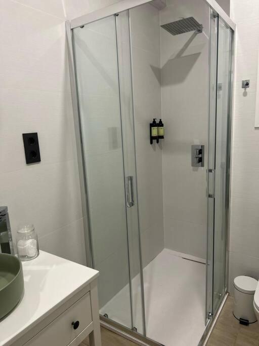 Piso Deluxe Con Balcon Cerca Del Casco Viejo Lejlighed Bilbao Eksteriør billede